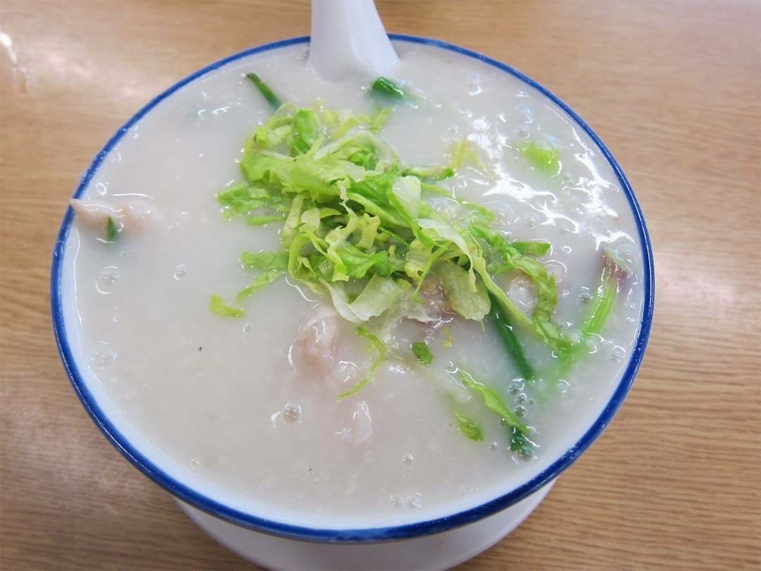 香港粥面店：生滚粥与粉面的美食盛宴，让你欲罢不能